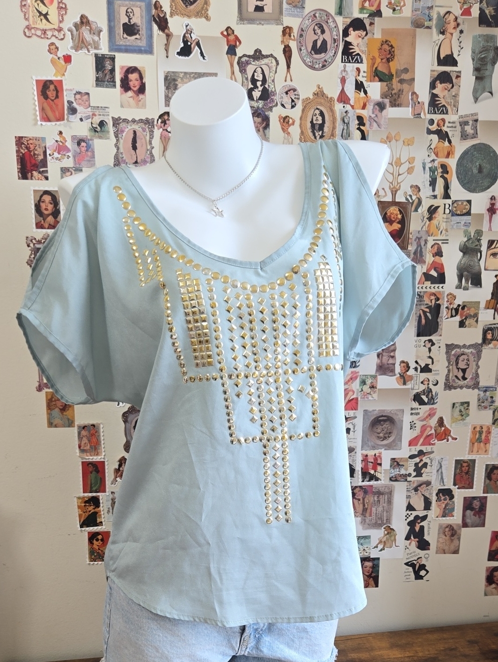 Jonathan Martin mint green studded cut-out shoulder tee relaxed elegant lightwei